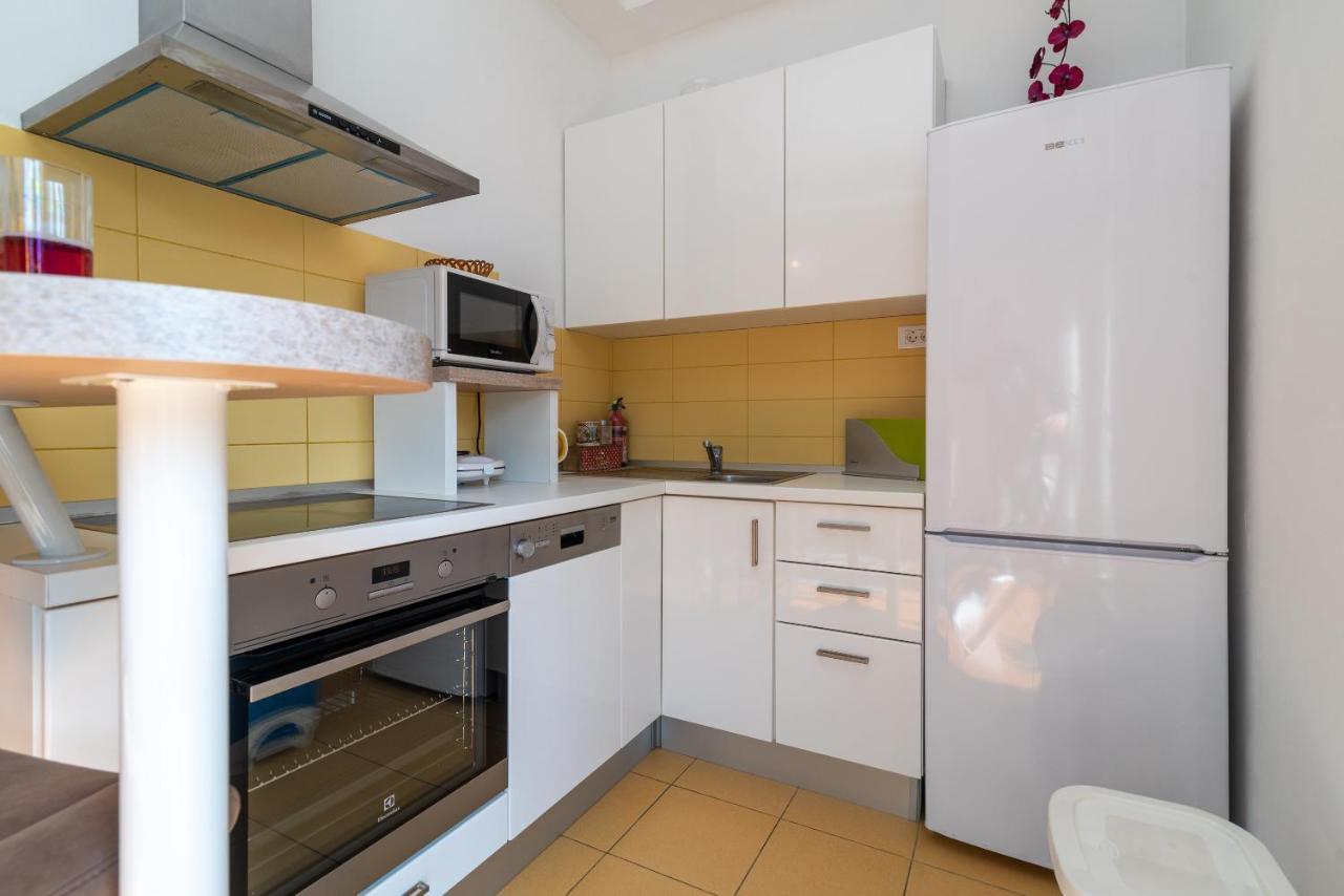 Studio At Bacvice Beach Сплит Екстериор снимка